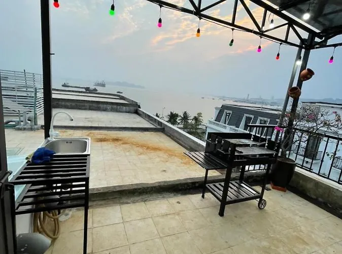 Tropical * Ha Long